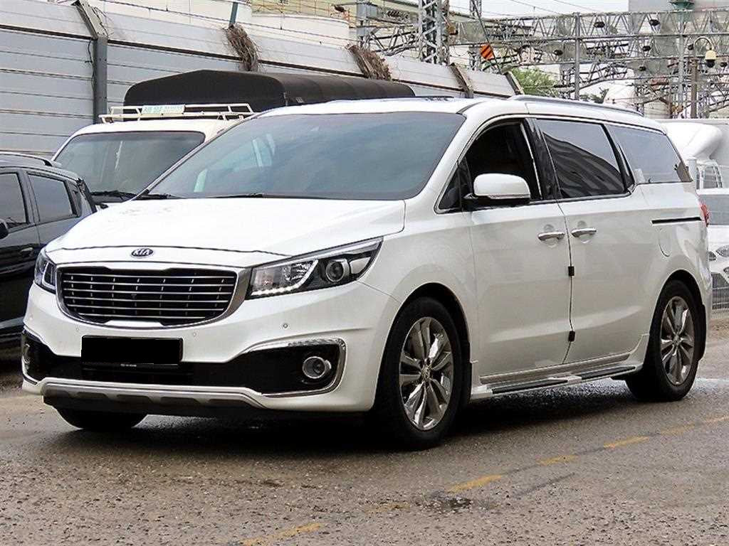 Kia Carnival — photo 02