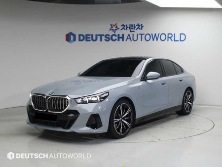 BMW 5-Series — photo 01