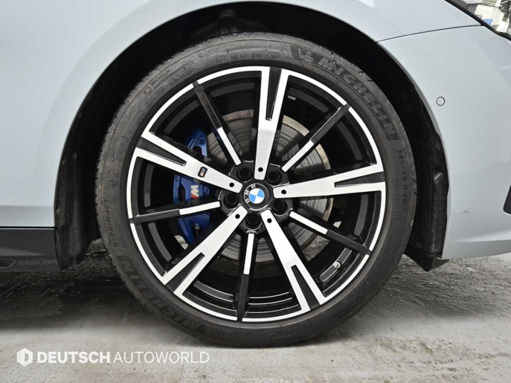 BMW 5-Series — photo 05