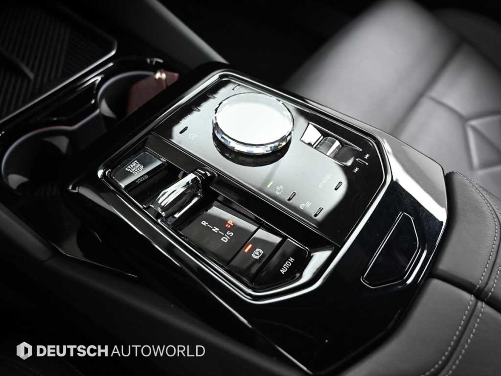 BMW 5-Series — photo 09