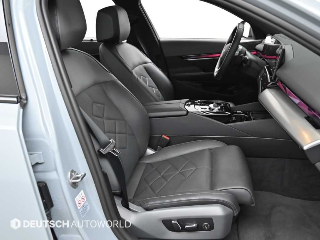 BMW 5-Series — photo 10