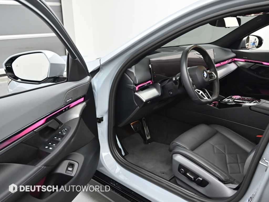 BMW 5-Series — photo 11