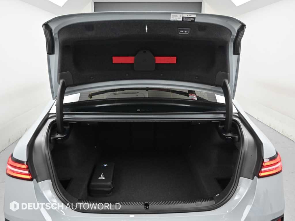 BMW 5-Series — photo 19