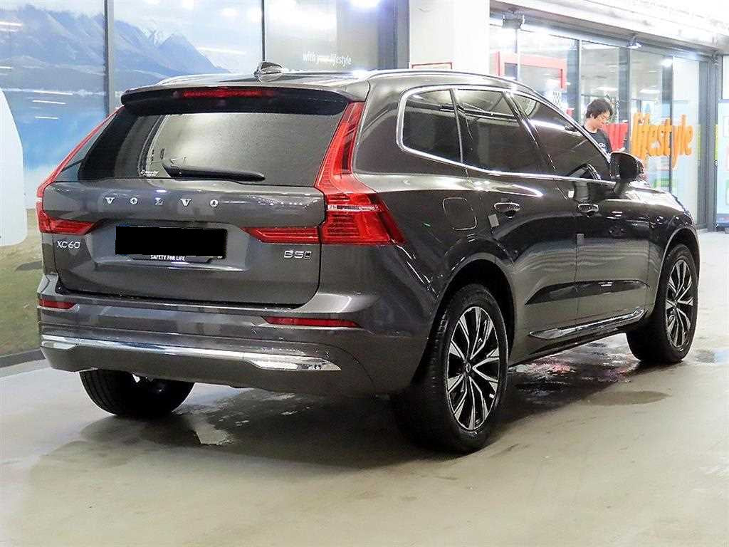 Volvo XC60 — photo 05