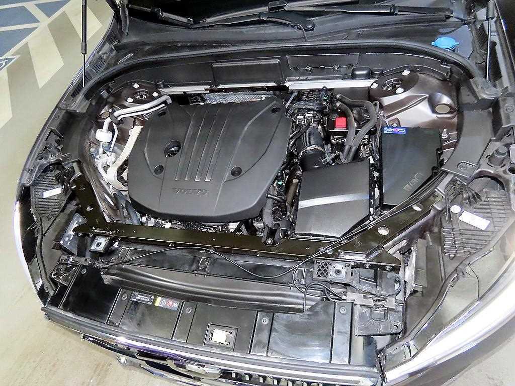 Volvo XC60 — photo 19