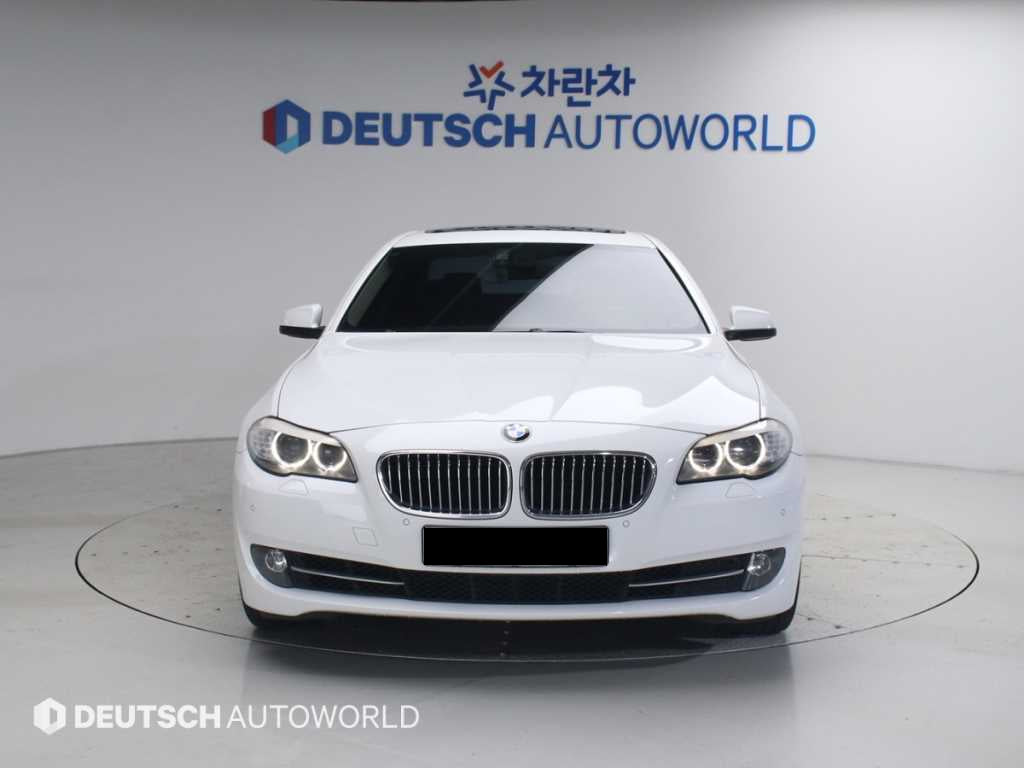 BMW 5-Series — photo 03