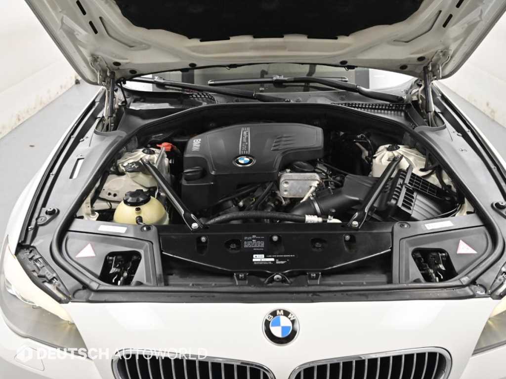 BMW 5-Series — photo 06