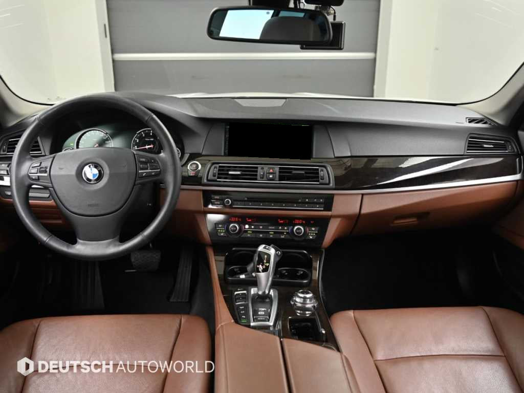 BMW 5-Series — photo 07
