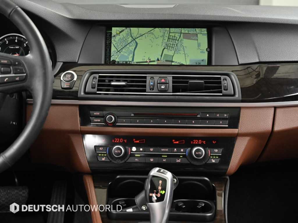 BMW 5-Series — photo 14