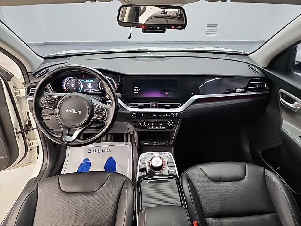 Kia Niro — photo 08
