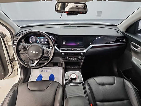 Kia Niro — photo 08
