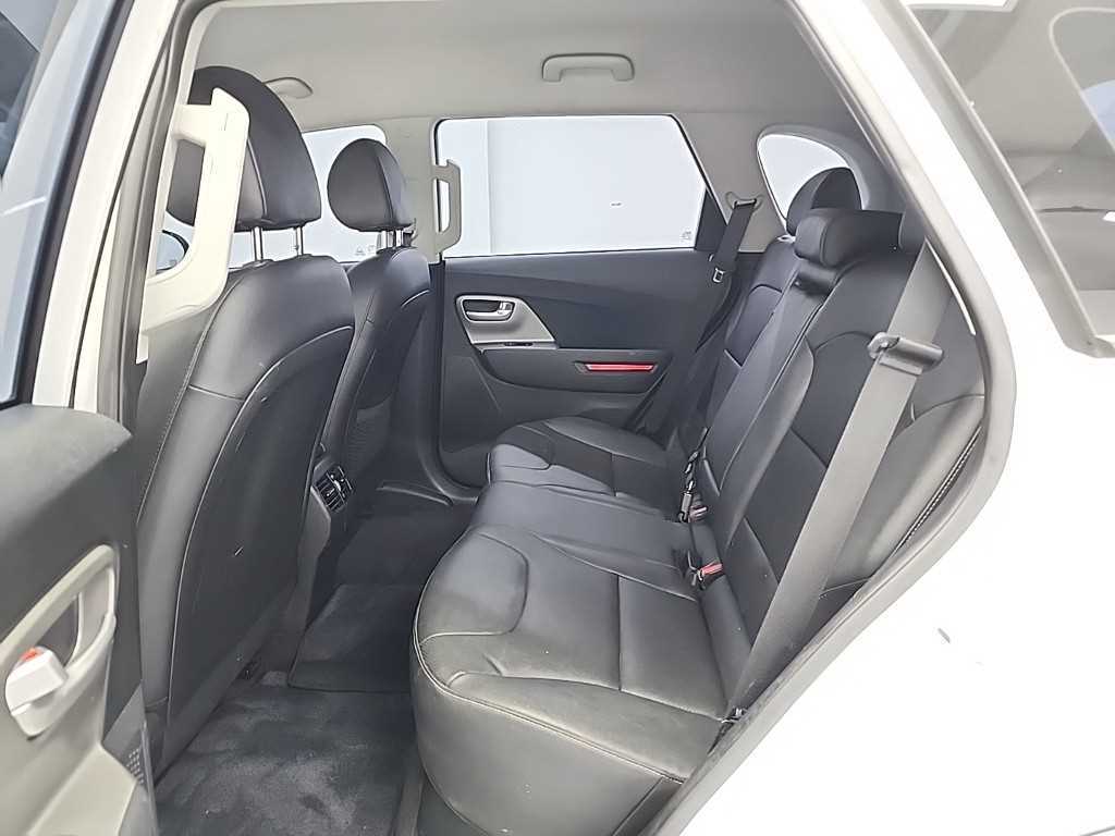 Kia Niro — photo 13