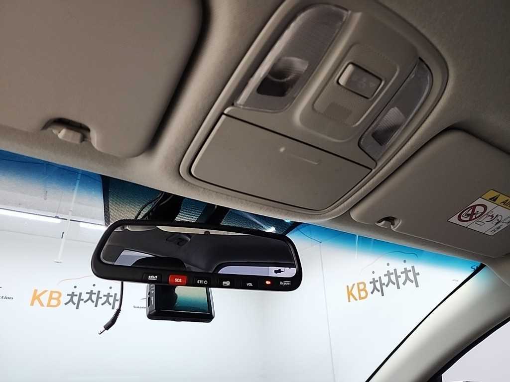 Kia Niro — photo 17