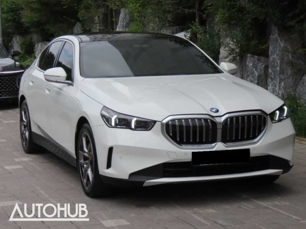BMW 5-Series — photo 02