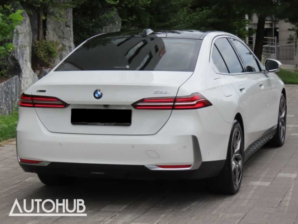 BMW 5-Series — photo 03
