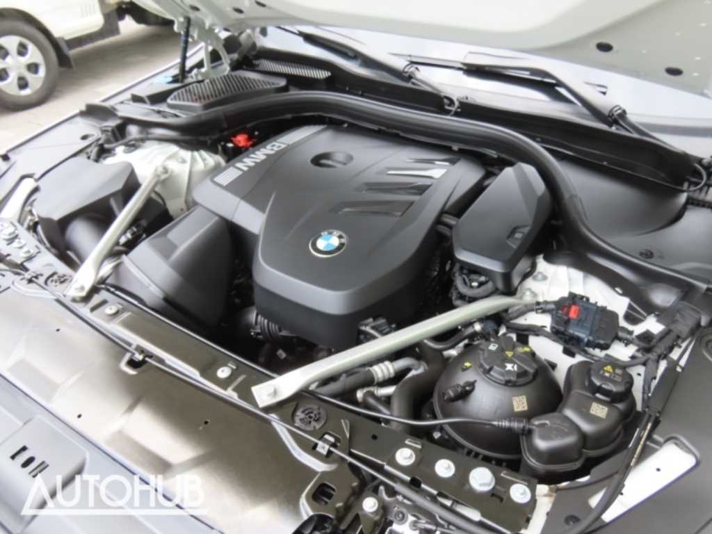BMW 5-Series — photo 05