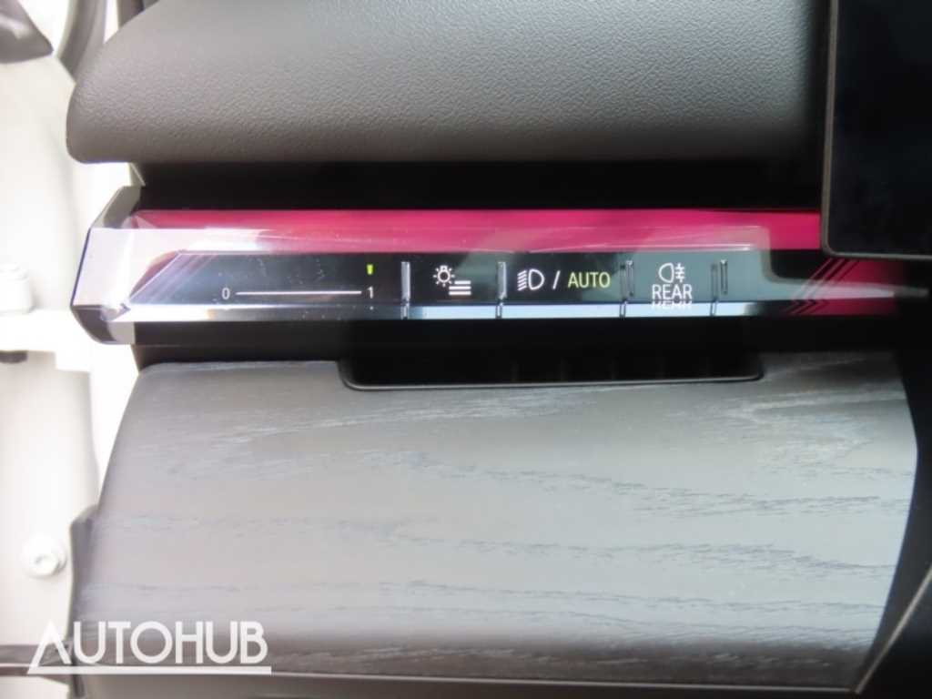 BMW 5-Series — photo 12
