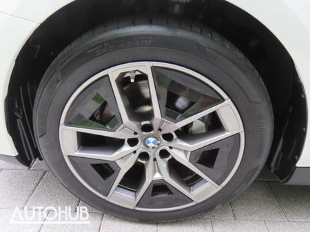 BMW 5-Series — photo 18