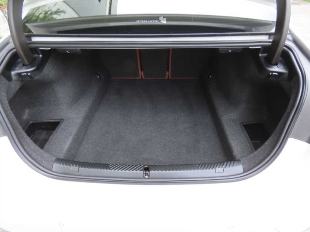 BMW 5-Series — photo 19