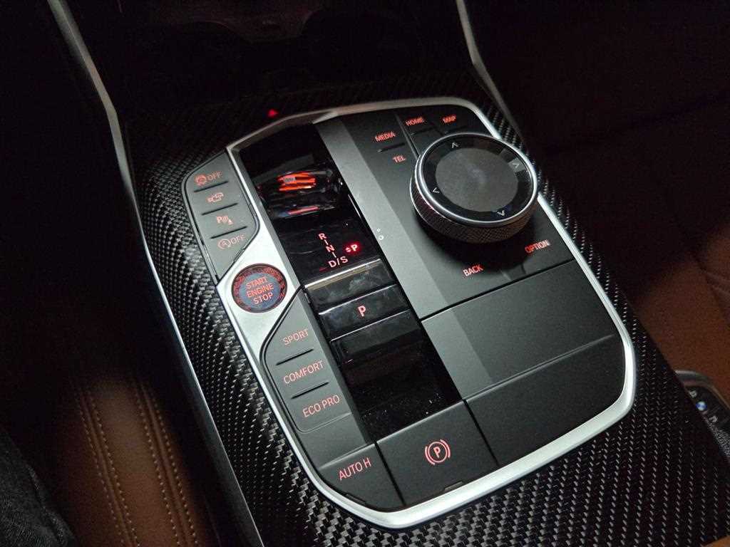 BMW 3-Series — photo 09