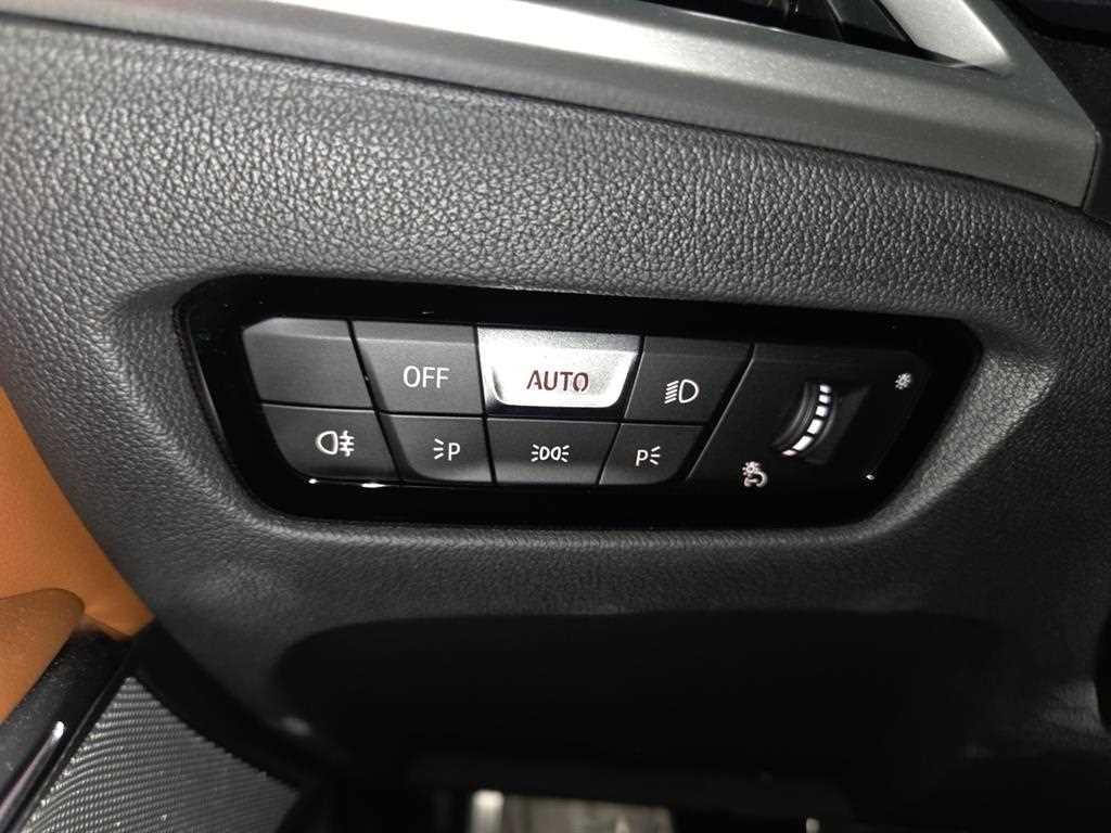 BMW 3-Series — photo 14