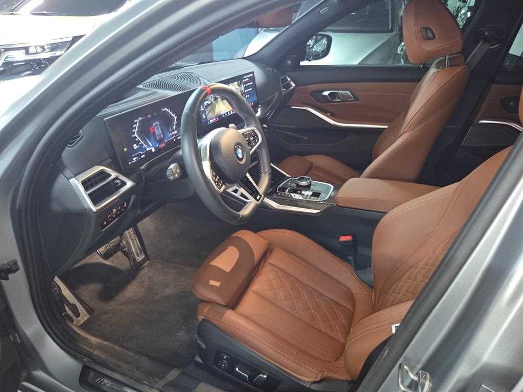 BMW 3-Series — photo 16