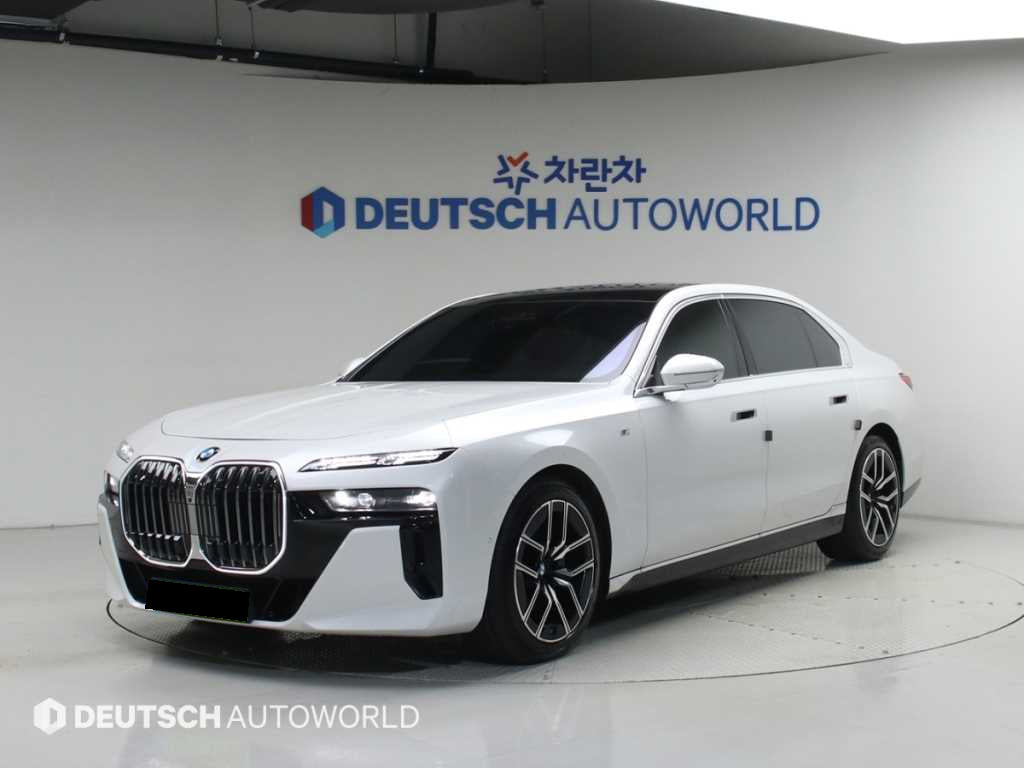 BMW 7-Series — photo 01