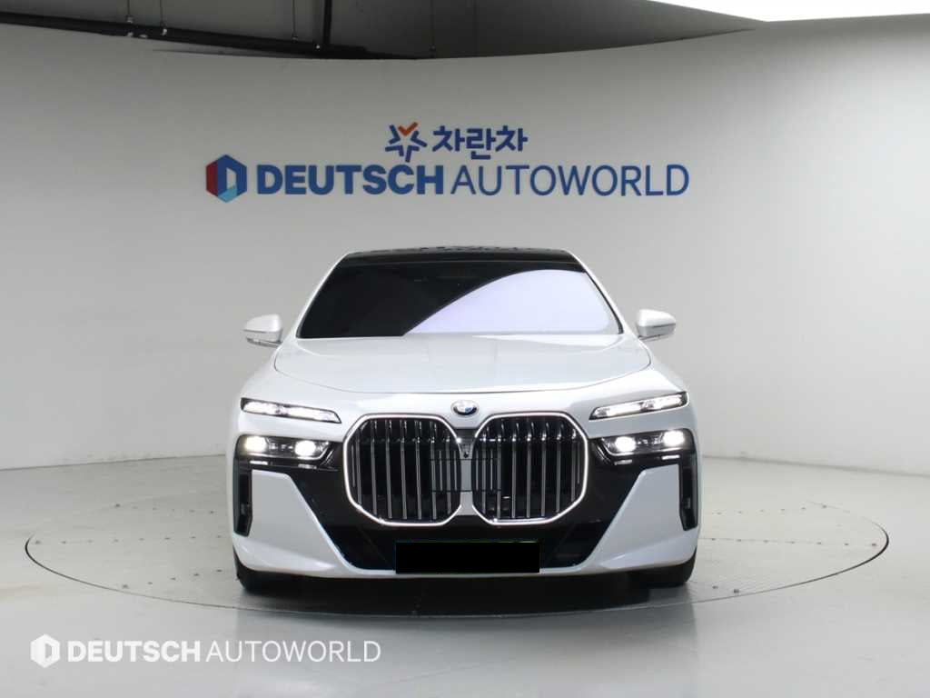 BMW 7-Series — photo 03