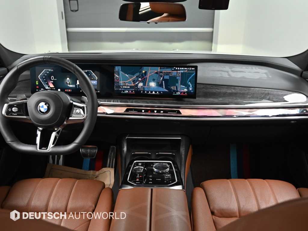 BMW 7-Series — photo 07