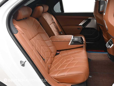 BMW 7-Series — photo 12