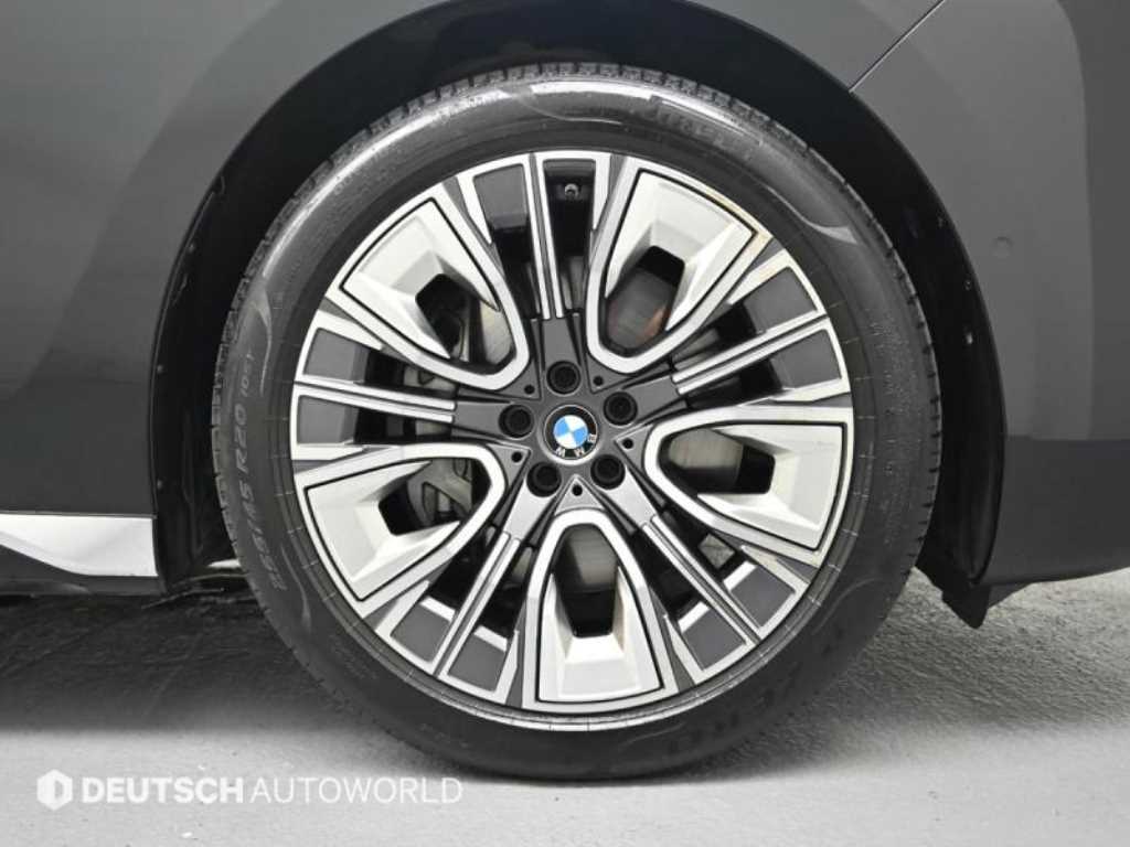 BMW 7-Series — photo 05