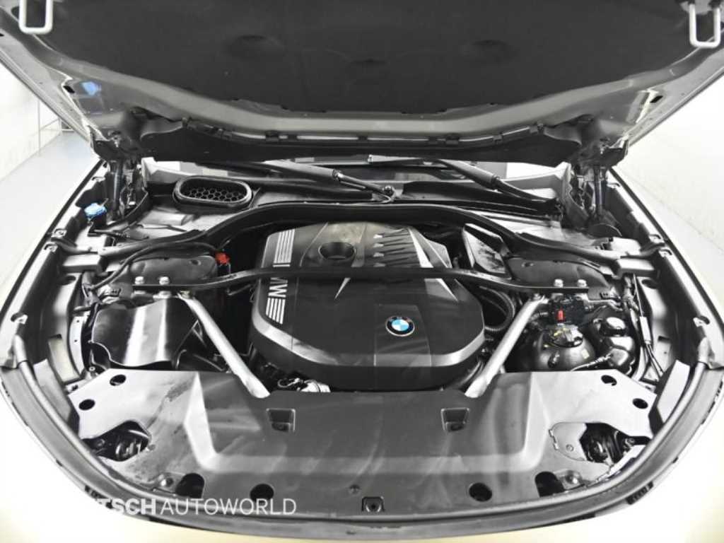 BMW 7-Series — photo 06