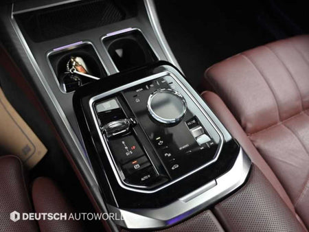 BMW 7-Series — photo 09