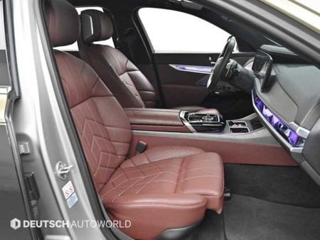 BMW 7-Series — photo 10