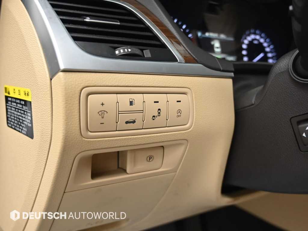 Genesis G80 — photo 17