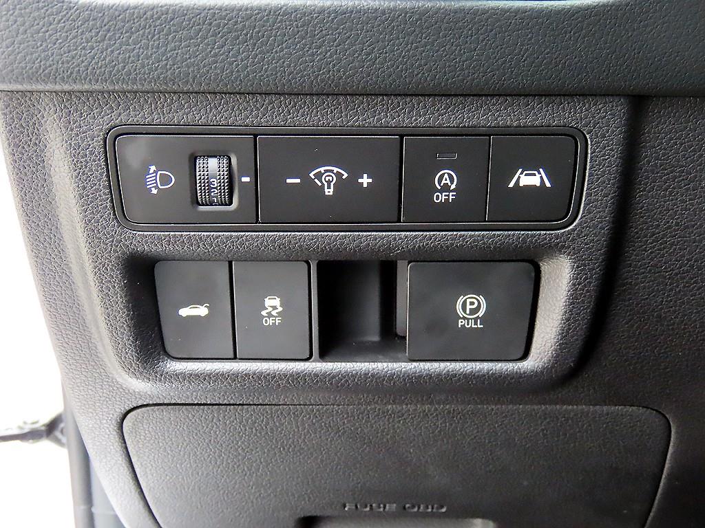 Hyundai Sonata — photo 12