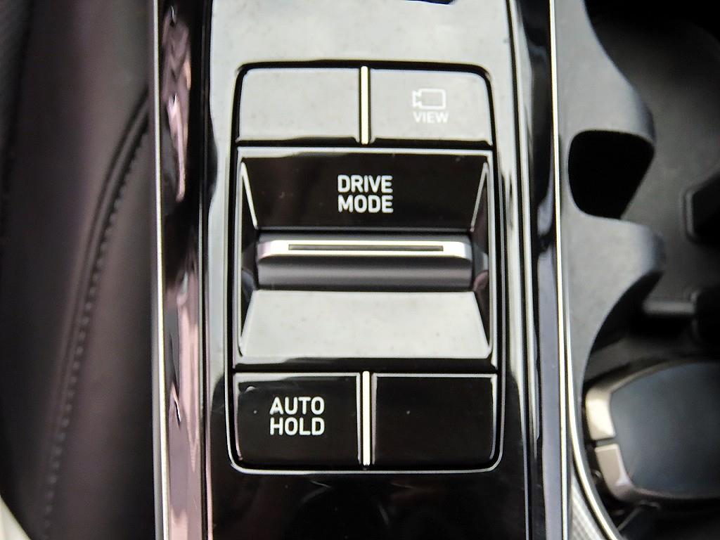 Hyundai Sonata — photo 13