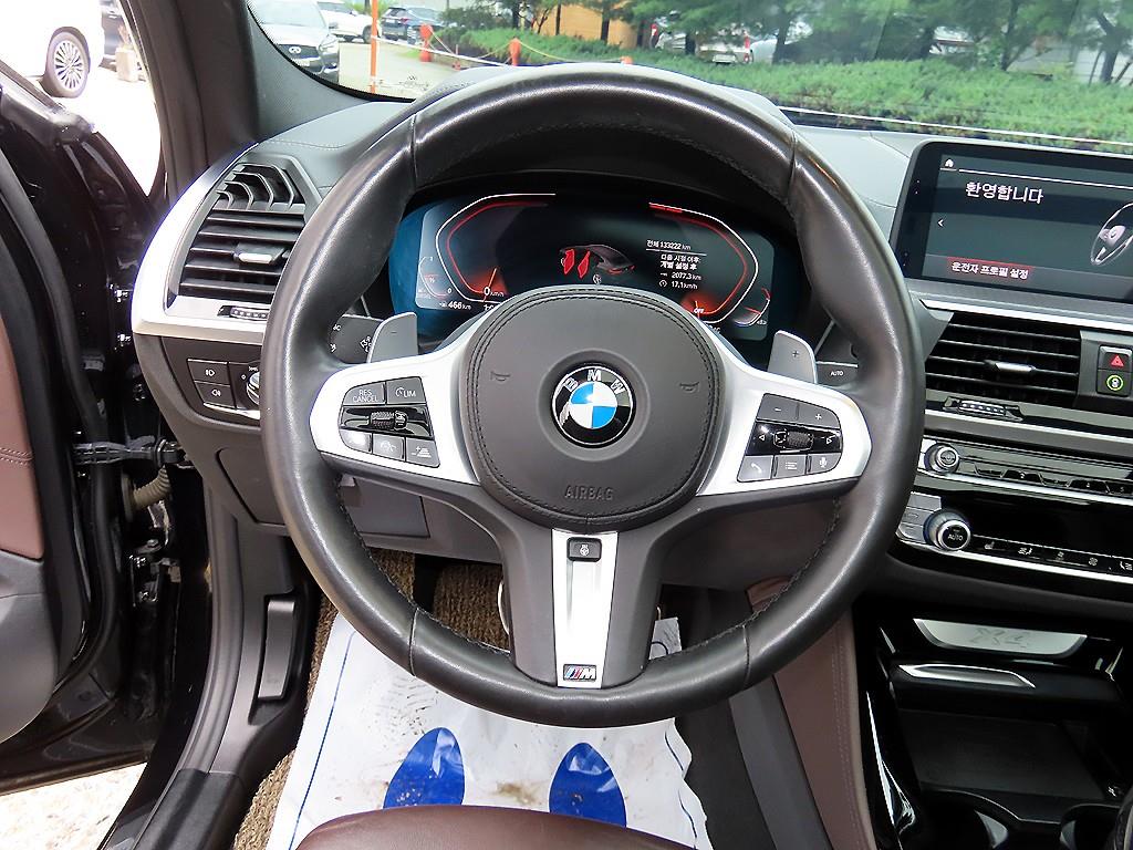 BMW X4 — photo 08