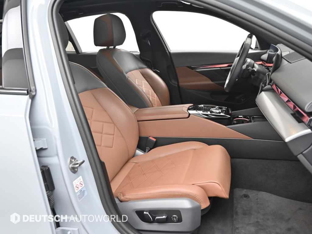 BMW 5-Series — photo 10