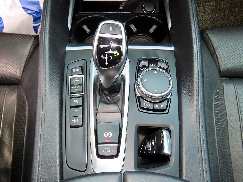 BMW X6 — photo 11