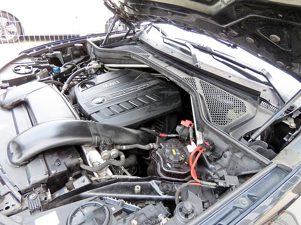 BMW X6 — photo 19
