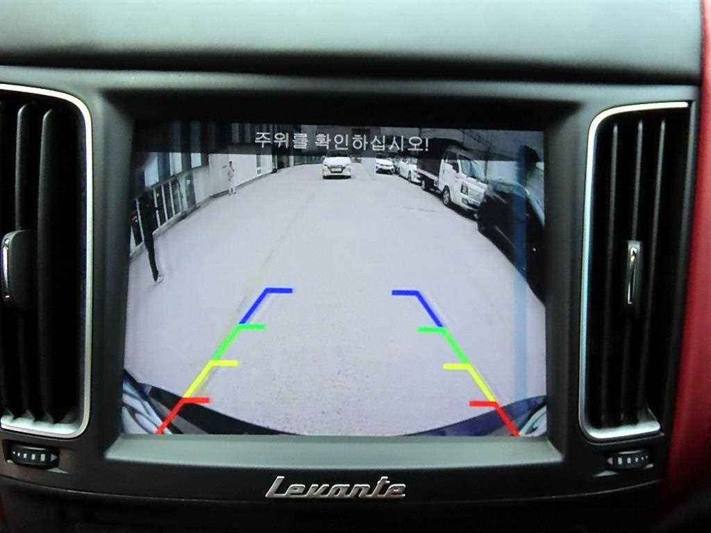 Maserati Levante — photo 14