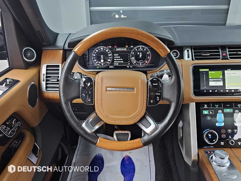 Land Rover Range Rover — photo 13