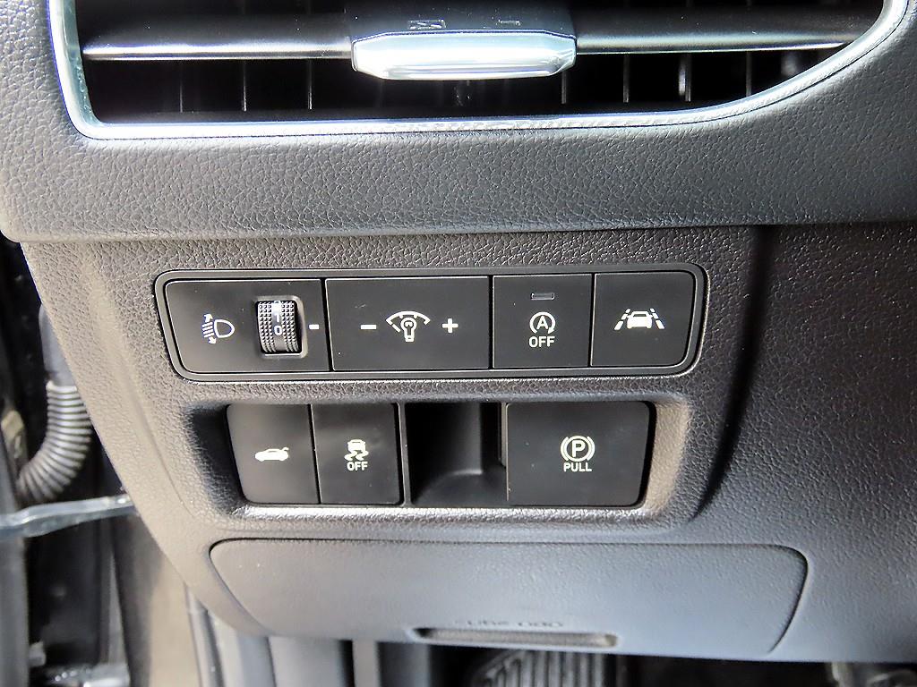 Hyundai Sonata — photo 12