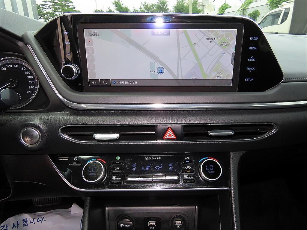 Hyundai Sonata — photo 14