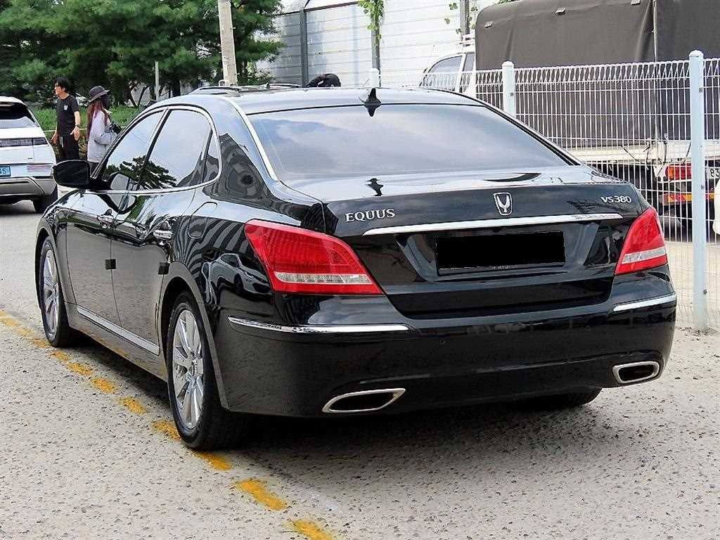 Hyundai Equus — photo 03
