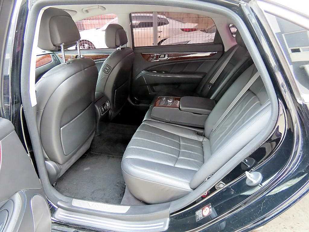 Hyundai Equus — photo 06