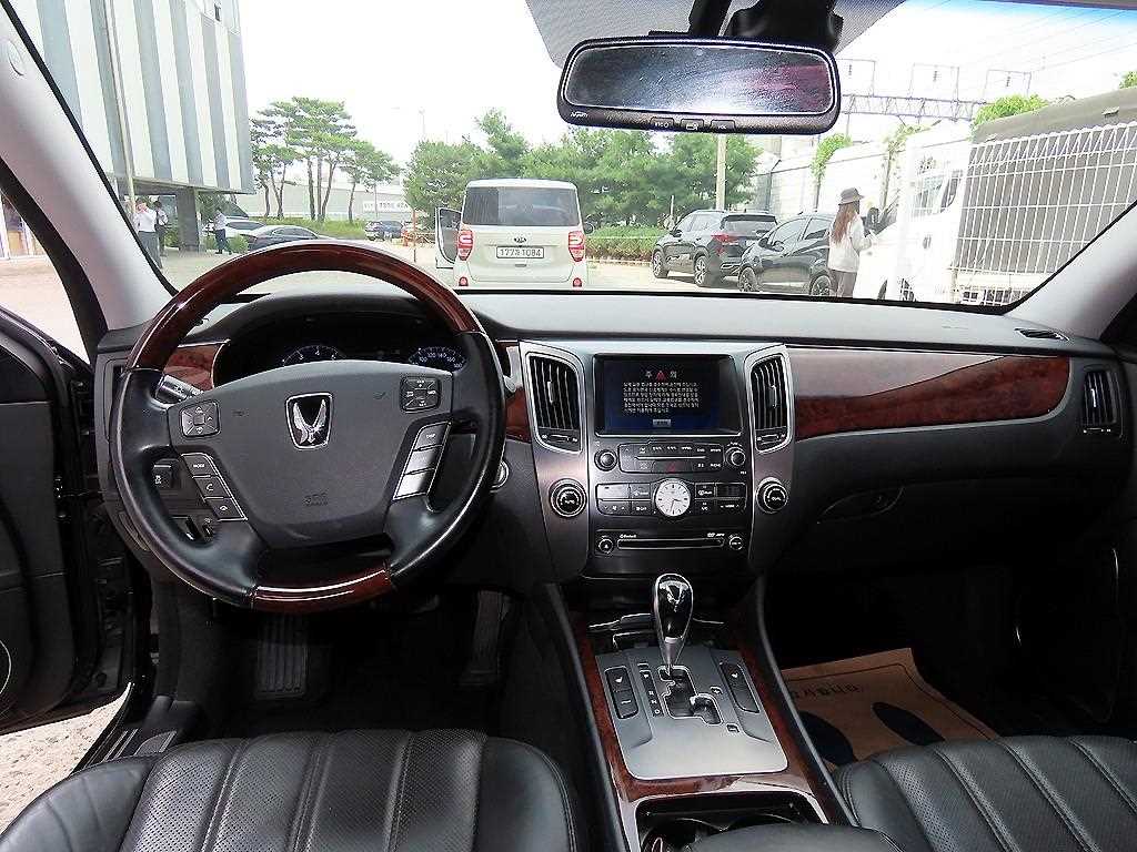 Hyundai Equus — photo 07