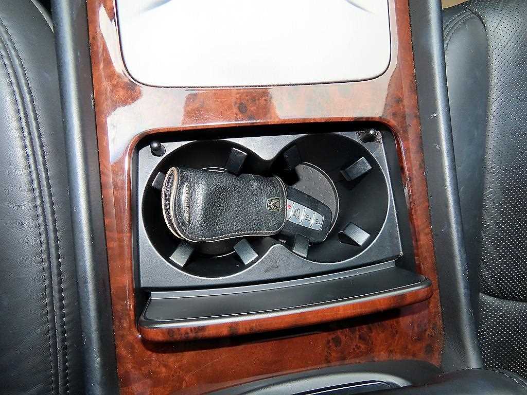 Hyundai Equus — photo 12