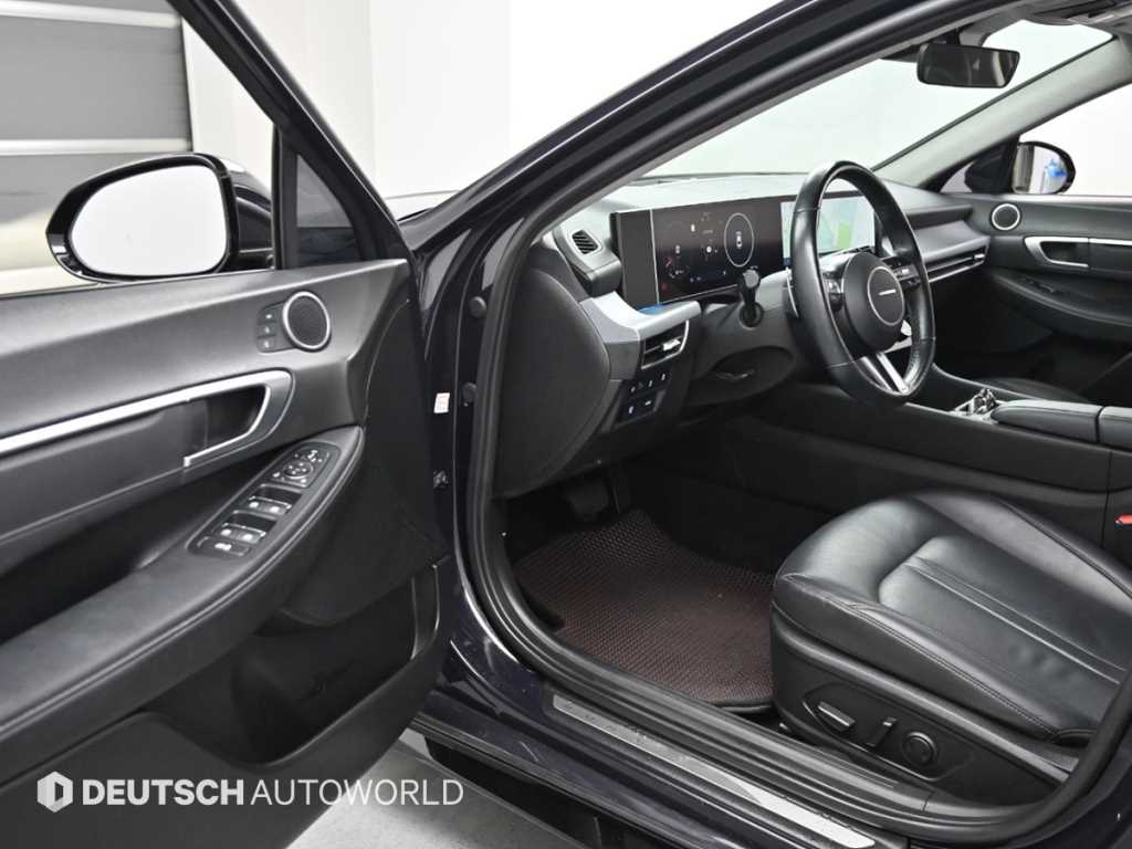 Hyundai Sonata — photo 11